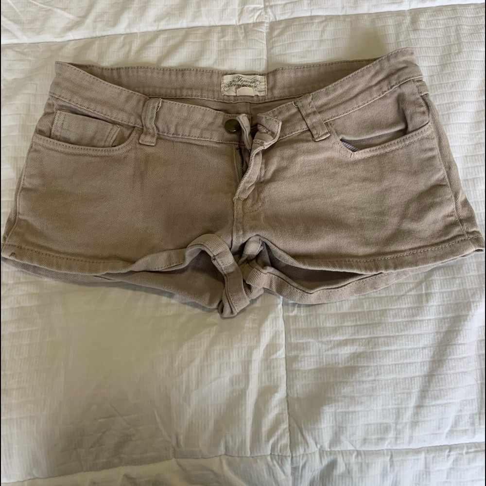 khaki colored shorts
